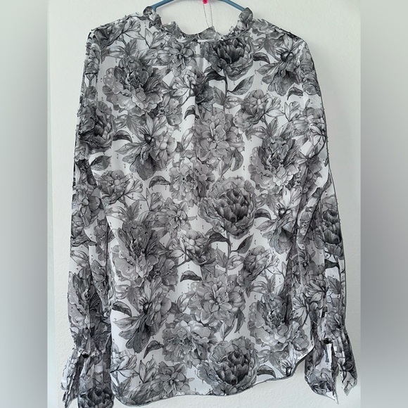 White House Black Market Floral Gray Women's Top size 10 - Picture 2 of 5